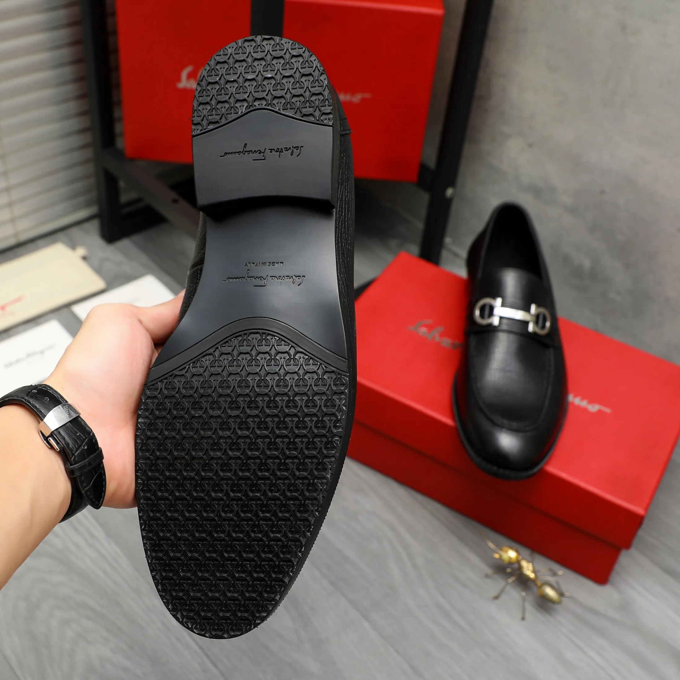 Men's shoes 💰540 Product trademark: Ferragamo "Ferragamo" business casual slip-on leather shoes. Regular size: 39-45 (45. Customized, non-returnable) Product materials: Selected vertical grain cowhide upper, cowhide lining, original outsole